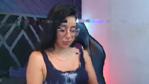 Snapshot of zoee_martins_ chatting on May 2026 05:53:02 PM Zoe 3 online show from May 2026 05:53:02 PM