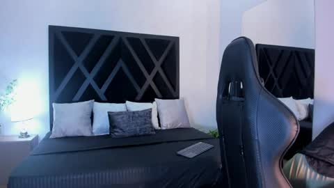 Snapshot of zoee_martins_ chatting on May 2026 05:41:02 PM Zoe 3 online show from May 2026 05:41:02 PM