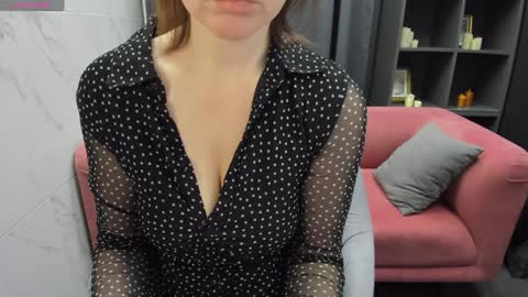 Snapshot of zoeeast chatting on December 2024 04:48:02 PM Zoe online show from December 2024 04:48:02 PM