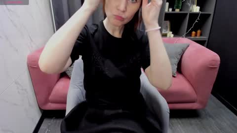 Snapshot of zoeeast chatting on January 2025 01:25:02 PM Zoe online show from January 2025 01:25:02 PM