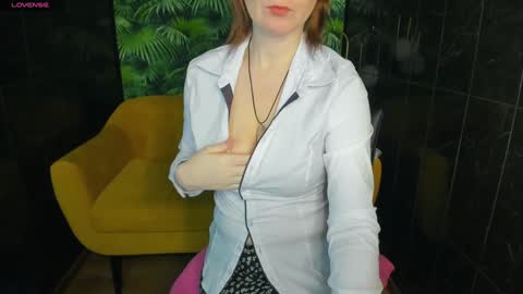 Snapshot of zoeeast chatting on January 2025 01:33:02 PM Zoe online show from January 2025 01:33:02 PM