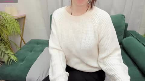 Snapshot of zoeeast chatting on February 2025 01:28:01 PM Zoe online show from February 2025 01:28:01 PM