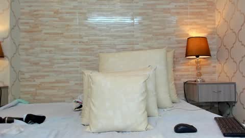 Snapshot of zoeesmitth chatting on December 2024 02:15:01 PM ZoeeSmitth online show from December 2024 02:15:01 PM