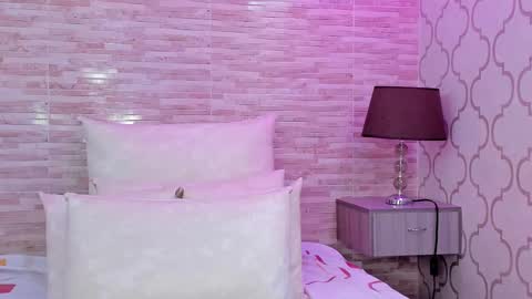 Snapshot of zoeesmitth chatting on March 2025 03:45:02 PM ZoeeSmitth online show from March 2025 03:45:02 PM