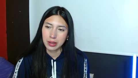 Laura  online show from December 2024 04:31:02 AM