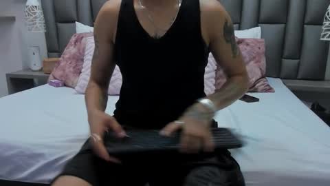 Zoe Krug online show from February 2026 12:24:02 PM