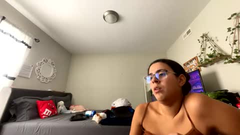 LovelyLatin25 online show from October 2025 04:47:02 PM
