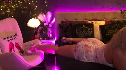 ZoeMesmerize online show from October 2025 06:06:02 AM