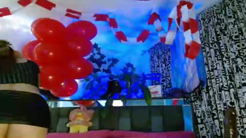 zoemi online show from February 2025 05:09:02 AM