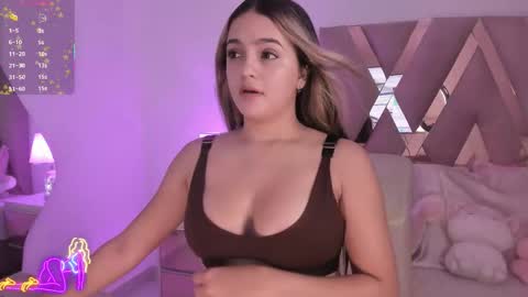 Snapshot of zoemina__ chatting on September 2025 03:33:01 PM Antonella Kim online show from September 2025 03:33:01 PM