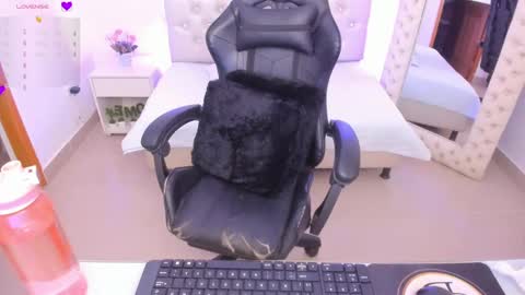 zoeth_ruiz online show from March 2025 03:49:01 PM