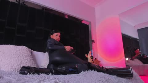 zoevidal_ online show from January 2025 02:53:01 PM