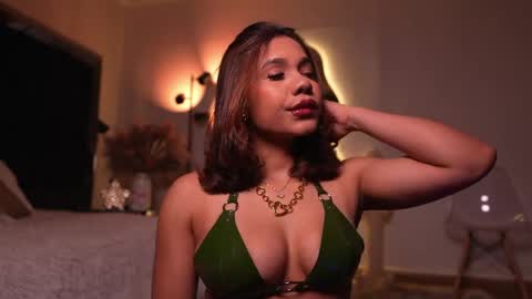 zoevidal_ online show from April 2026 11:58:01 AM