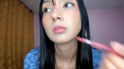 Snapshot of zoey_babyqueen19 chatting on May 2026 02:40:01 AM Zoey online show from May 2026 02:40:01 AM