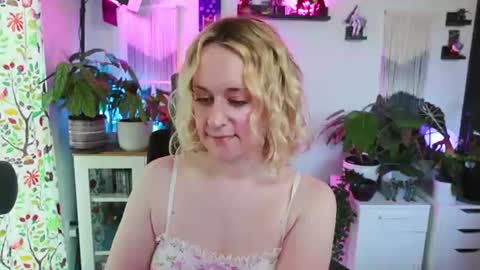 Snapshot of zoeyryan chatting on June 2026 08:11:01 PM Zoey Ryan online show from June 2026 08:11:01 PM