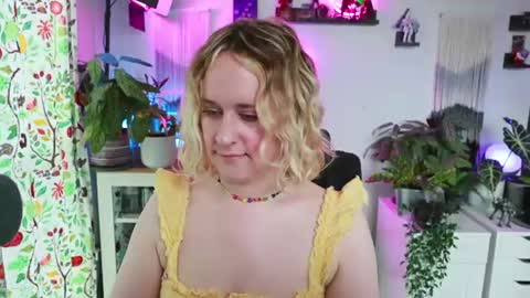 Snapshot of zoeyryan chatting on July 2026 08:00:02 PM Zoey Ryan online show from July 2026 08:00:02 PM