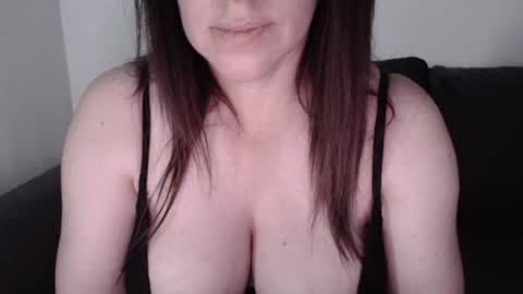 zoibee online show from August 2026 09:04:01 AM