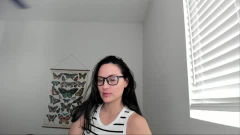 Snapshot of zoiebutterfly chatting on May 2026 07:34:02 PM Zoie online show from May 2026 07:34:02 PM
