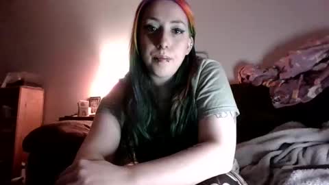 Snapshot of zombiecutiee chatting on December 2025 04:52:01 AM zombiecutiee online show from December 2025 04:52:01 AM