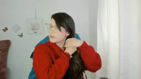 Snapshot of zooeybelair chatting on April 2026 02:40:01 PM Alicie online show from April 2026 02:40:01 PM