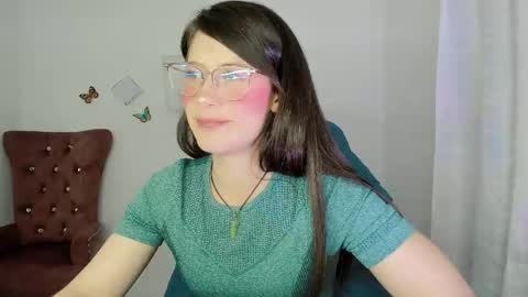 Snapshot of zooeybelair chatting on May 2026 05:24:01 AM Alicie online show from May 2026 05:24:01 AM