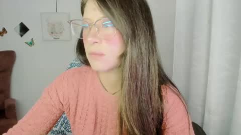 Snapshot of zooeybelair chatting on May 2026 06:08:01 AM Alicie online show from May 2026 06:08:01 AM