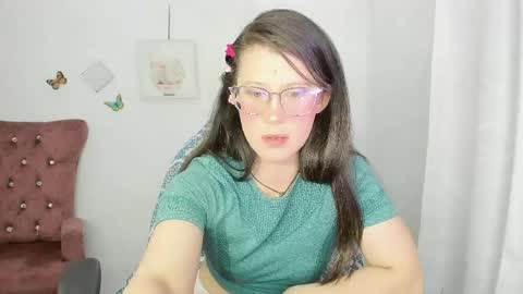 Snapshot of zooeybelair chatting on May 2026 05:58:02 AM Alicie online show from May 2026 05:58:02 AM