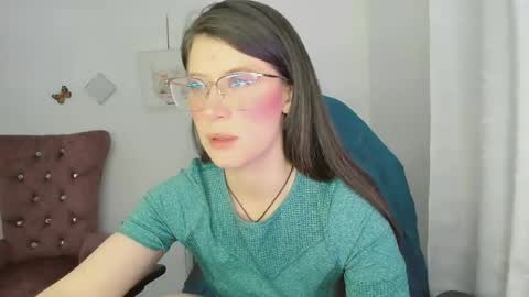 Snapshot of zooeybelair chatting on June 2026 02:59:01 AM Alicie online show from June 2026 02:59:01 AM