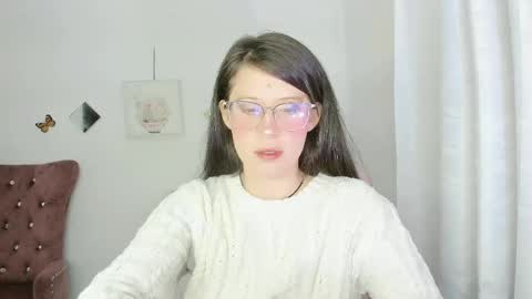 Snapshot of zooeybelair chatting on June 2026 04:02:01 AM Alicie online show from June 2026 04:02:01 AM