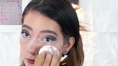 Violeta online show from October 2025 12:45:01 PM