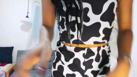 zou_quira online show from October 2025 02:50:01 PM