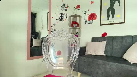 Snapshot of zully_jones chatting on October 2025 05:22:02 AM zully_jones online show from October 2025 05:22:02 AM