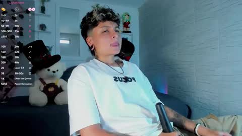 Zury Ramirez online show from September 2025 08:09:01 PM