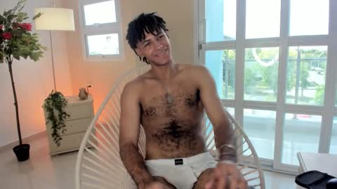 zyan_moreno online show from November 2025 05:33:02 PM