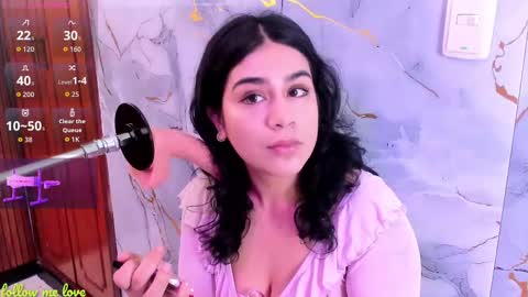 Snapshot of zyle_boobs_ chatting on September 2025 12:26:01 PM ZYLE online show from September 2025 12:26:01 PM