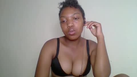 Snapshot of zyraelle_01 chatting on May 2026 10:16:01 PM zyraelle_01 online show from May 2026 10:16:01 PM