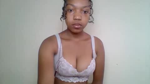 Snapshot of zyraelle_01 chatting on May 2026 05:56:01 AM zyraelle_01 online show from May 2026 05:56:01 AM