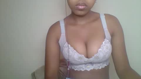 Snapshot of zyraelle_01 chatting on May 2026 08:43:02 AM zyraelle_01 online show from May 2026 08:43:02 AM
