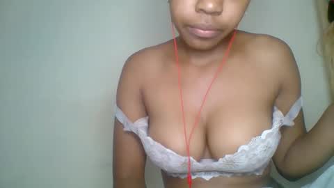 Snapshot of zyraelle_01 chatting on June 2026 07:26:02 PM zyraelle_01 online show from June 2026 07:26:02 PM