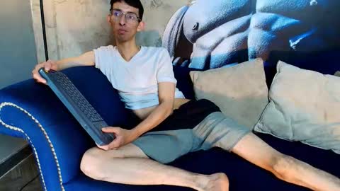 Zyro Nigth online show from November 2025 10:42:01 PM