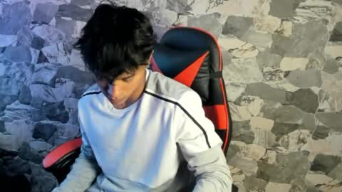Snapshot of zyzz_1812 chatting on May 2026 05:32:02 PM zyzz_1812 online show from May 2026 05:32:02 PM