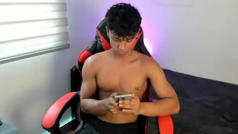 Snapshot of zyzz_1812 chatting on June 2026 06:47:01 PM zyzz_1812 online show from June 2026 06:47:01 PM