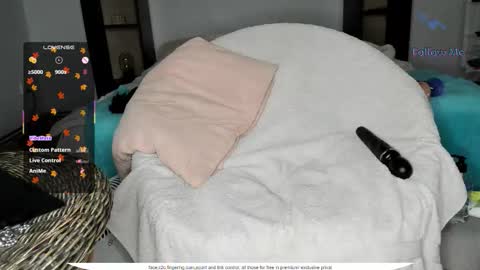 Miss Carla online show from October 2025 09:46:02 AM