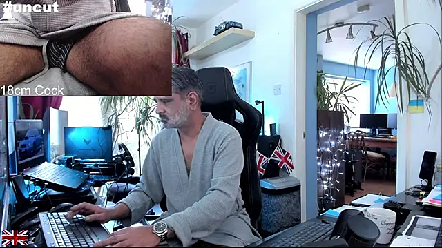 OnlineBossUK online show from November 2025 11:23:02 AM