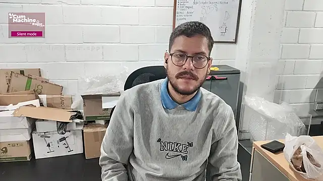 AndyHepburn online show from October 2025 01:32:02 PM