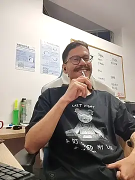 AndyHepburn online show from November 2025 11:59:02 PM