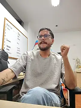 AndyHepburn online show from December 2025 12:49:02 AM