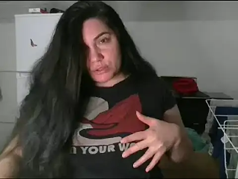 Snapshot of Squirtlady38 chatting on December 2024 05:37:01 AM Squirtlady38 online show from December 2024 05:37:01 AM
