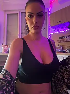 Helena Karel online show from April 2026 02:28:02 PM