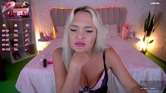 Snapshot of MissyMartinez chatting on July 2026 06:06:02 AM MissyMartinez online show from July 2026 06:06:02 AM